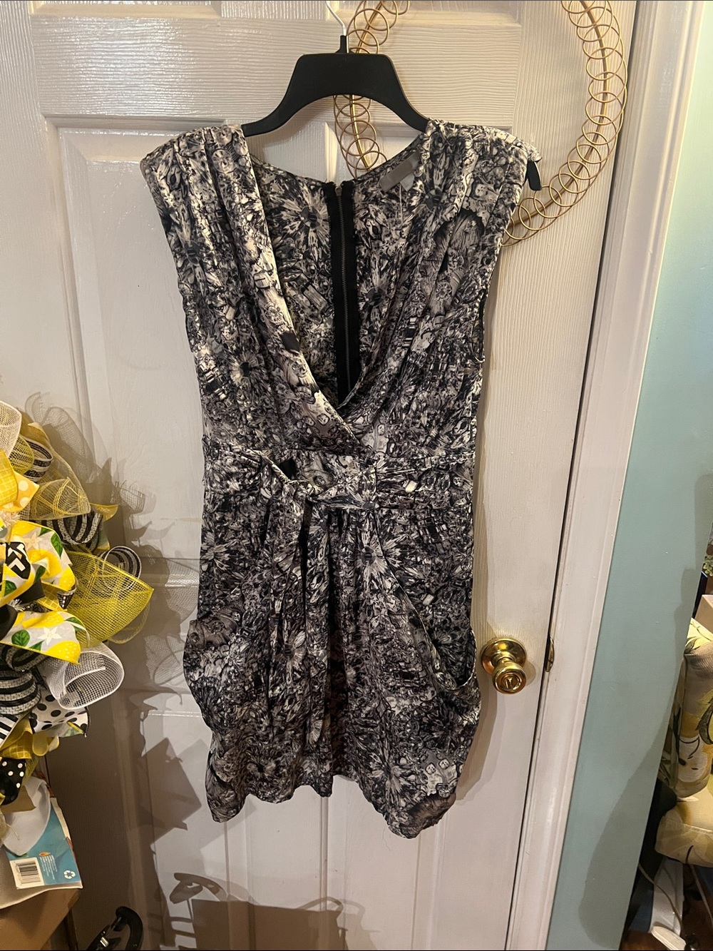 Forever 21 Black & White Printed V-Neck Mini Dress